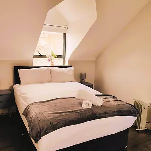  Holiday home Perfect Centre 3 Bedroom Free Parking